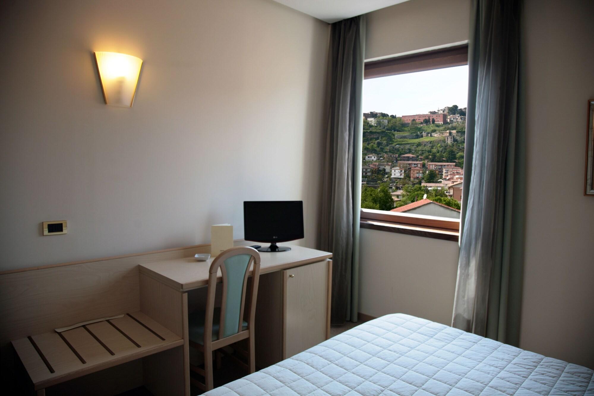 Hotel Bassetto Ferentino Exteriör bild