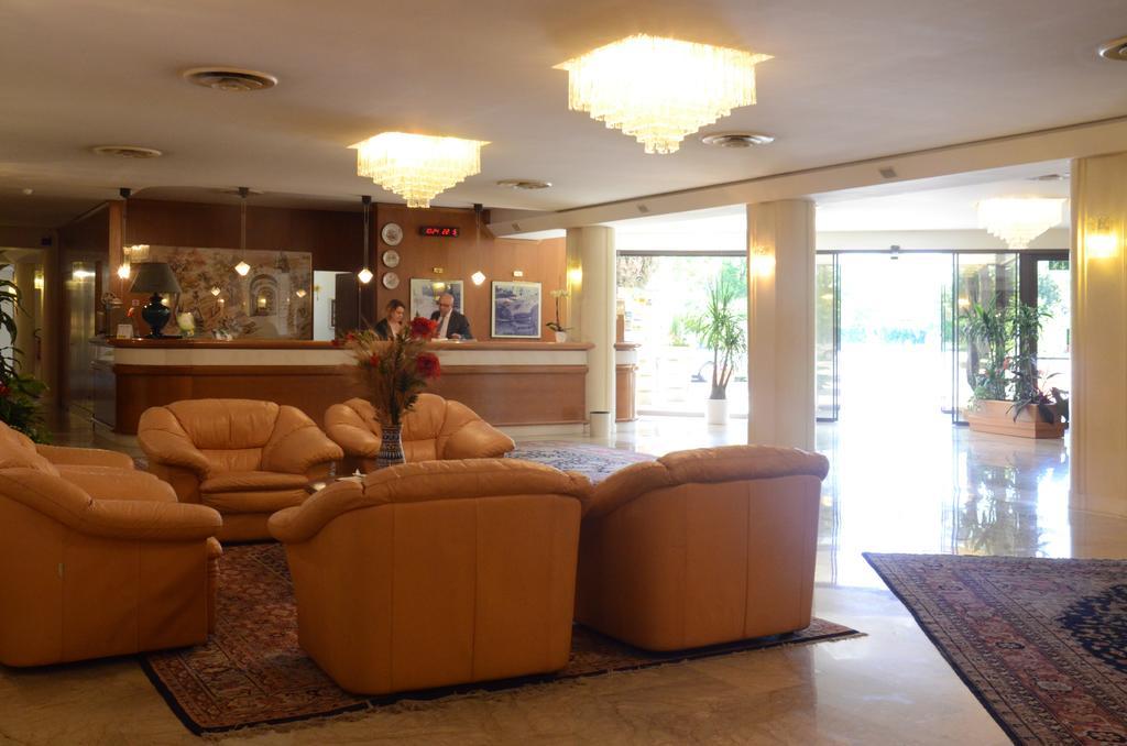 Hotel Bassetto Ferentino Exteriör bild
